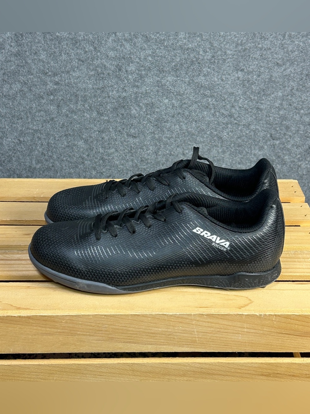 Men's 8 Brava Exempt Black Soccer Shoes Lightweight Indoor Turf Trainers Cleats